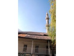 Restorasyon Yapılamayan Elbistan Ceyhan Camii Tinercilerin Yuvası Oldu