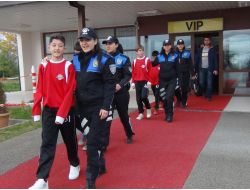 Mahallenin Çocukları, Galatasaray- Manchester United Maçını İzleyecek