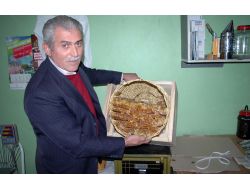 Suşehri'nde Kara Kovan Balı Altın Değerinde