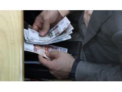 Rusya’dan 2012’de 70 Milyar Dolar Kaçtı!