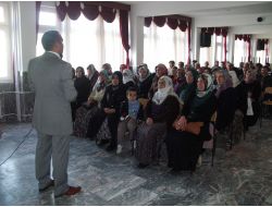 Çorum'da Öğrenci Velilerine Etkili İletişim Ve Başarının Sırrı Anlatıldı