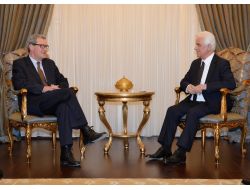 Downer, Rum Başkanlık Seçimi Öncesi Eroğlu'nu Ziyaret Etti