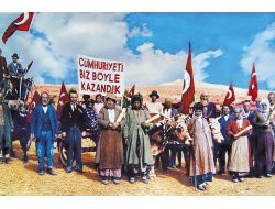 Uşak'ta Bir Cumhuriyet Fotoğrafı Daha Bulundu