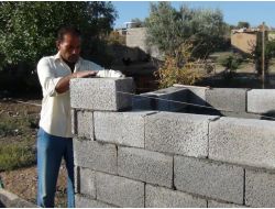 Esed Zulmünden Kaçan Suriyeli Aileye, Beşik Köyü Sahip Çıktı