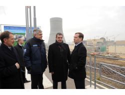 Medvedev, Türkiye'de İnşa Edilecek Nükleer Santralin Benzerini Denetledi