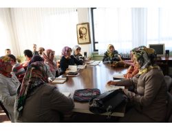 'Benimle Bir Kitap Okur Musun Ailem' Projesiyle Veliler Kitap Okuyor