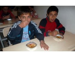 Okuma Salonunda Aşure Sevinci