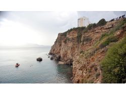 Aracıyla Birlikte Falezlerden Denize Atlayan Şahıs Hayatını Kaybetti