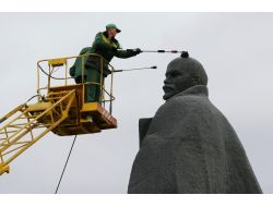 Rusya, Lenin Heykellerini Kaldırmayı Tartışıyor