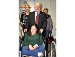 Akçay’da Dokuz Engelliye Tekerlekli Sandalye Verildi
