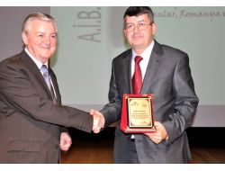 Bükreş Üniversitesi'nden Prof Maxim, Abant Üniversitesi'nde Konuştu