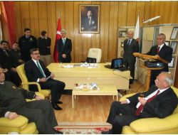 Vali Turhan, Burhaniye'deki Eğitim Sistemi Ve Okullar Hakkında Bilgi Aldı