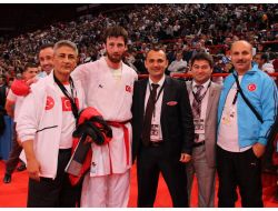 Dünya Karate Şampiyonası'nda Enes Erkan Finale Kaldı