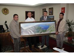 Ahlatlı Fotoğrafçılardan Vali Yurdakul'a Ziyaret