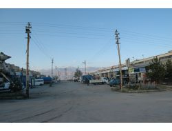 Sanayi Sitesi Esnafı, Elektrik Direği Sorununun Çözülmesini Bekliyor