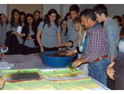 Antalya'da Gençelere Atık Kağıtları Dönüştürme Eğitimi Verildi