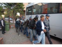 Göçmen Kaçakçılarının Şifresi: Düğüne Gidecek Kızları Yükledim