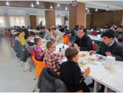 Minik Öğrenciler, 'Babamla Okulumda Kahvaltı Yapıyorum' Projesi İle Sevindi