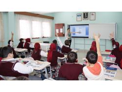 Öğrenciler Akıllı Tahtayla Buluştu