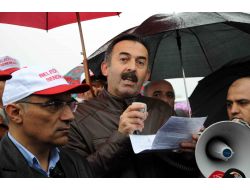 İşçilerin Hayatını Kaybettiği İşletmede Sendika Üyeleri Eylem Yaptı