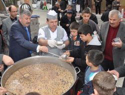 Akyurt Belediyesi'nden 10 Bin Kişiye Aşure İkramı
