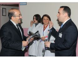 Belediye Başkanı Gümrükçüoğlu'ndan Öğretmenlere Karanfilli Kutlama