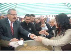 Ayaş Belediyesi Aşure Dağıttı