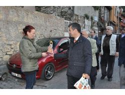 Eyüp Belediyesi Semt Sakinlerine Çiçek Tohumu Dağıttı