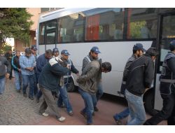 İzmir'de 7 İnsan Taciri Tutuklandı
