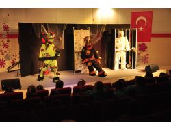 Zambak Çocuk Tiyatrosu Bu Kez Mikropları Anlatacak