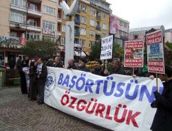 "Başörtüsüne Özgürlük İstiyoruz!"