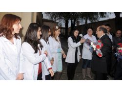 Trabzon Belediye Başkanı Gümrükçüoğlu Öğretmenleri Unutmadı