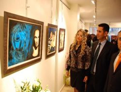 Ev Hanımı Fatoş Dal, İlk Kişisel Resim Sergisini Açtı