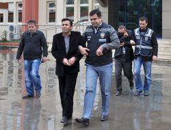 Cami Cemaatini Abdest Alırken Dolandıran Zanlılar Yakalandı