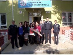 Demre Polisi Okulları Gezerek Öğretmenler Günü'nü Kutladı