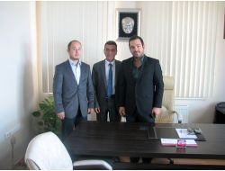 Bergama Ticaret Odası Çocuklara Palto Yardımı Yaptı