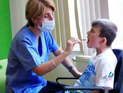 İstanbul Aydın Üniversitesi’nden Engelli Çocuklara Diş Taraması