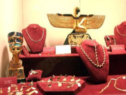 Kasaları Ağzına Kadar Doldu Ama Hindistan'da Düğün Mevsimine Rağmen Altın Tüketimi Yüzde 49 Düştü