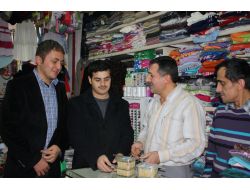 Açelya Derneği, Esnafa Aşure Dağıttı