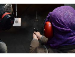 Koca Şiddeti Gören Kadınlar Silah Poligonunda