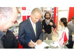 Vatandaşlar, Son Gününde Kitap Fuarına Akın Etti