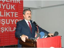 Destici: Yeni Anayasa Sözü Verenler Şimdi Top Çeviriyor