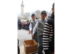 Gazze'deki Çocukların Yaraları Sarılsın Diye..