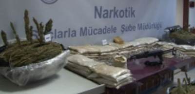 Kalaşnikoflu uyuşturucu sevkiyatı
