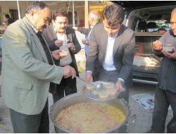 Akisad Yönetim Kurulu Aşure Dağıttı