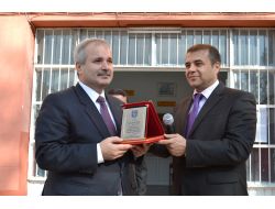 Başkan Özgan, Öğretmenlere Kitap Hediye Etti