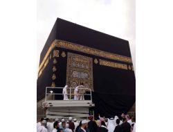 KABE'NİN ÖRTÜSÜ İNDİRİLDİ!