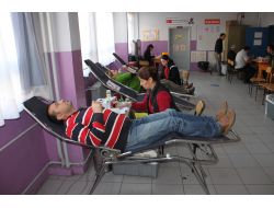 Atatürk Ortaokulu Yönetimi, Kan Bağışı Kampanyası Düzenledi