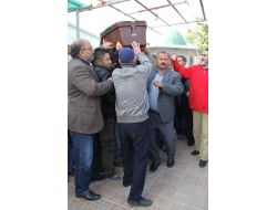 Arkasına Saklanan Şahsa Atılan Kurşunla Ölen Taksici Defnedildi