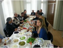 Avukatlar Yemekte Bir Araya Geldi